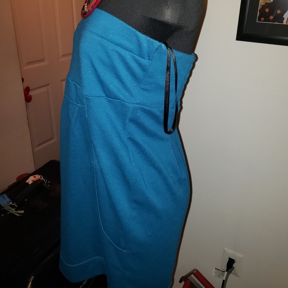 Dress - Picture 3 of 3